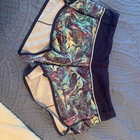 Lululemon Speed Shorts - Picture 2 of 6